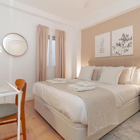 מאלגה C24 Fantastic 4 Bedroom With Terrace מראה חיצוני תמונה